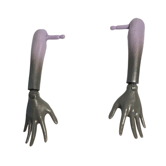 Monster High Left & Right Hands With Forearms Twyla Boogeyman Doll Replacement - Picture 1 of 3